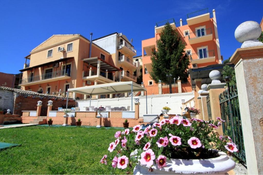 Corfu Sunflower Apartments Benitses  Exterior foto